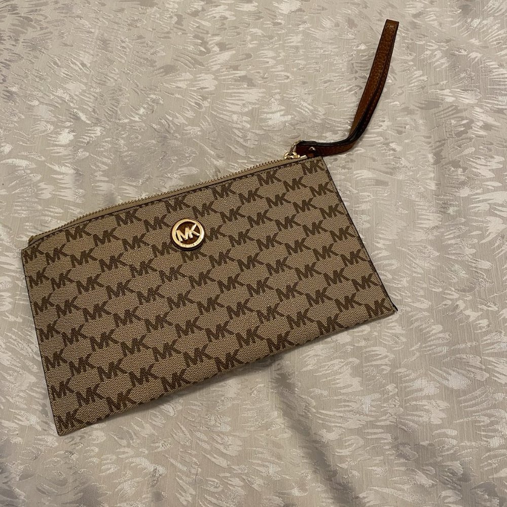 Michael Kors Wristlet